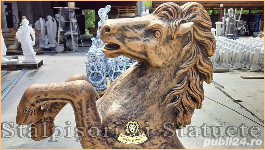 Statuetă căluț mare, arămiu patinat, model S37.