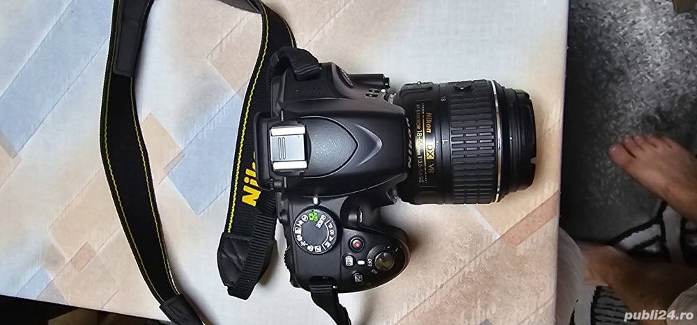 Camera foto digitala DSLR 3200