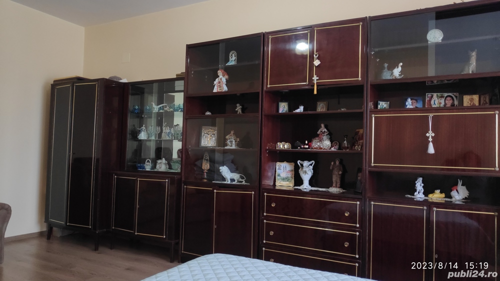 Mobilă sufragerie în stare foarte bună !