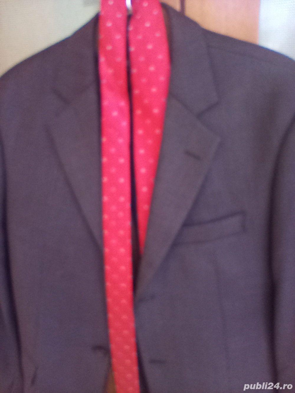 Vând costum Lucio Romani