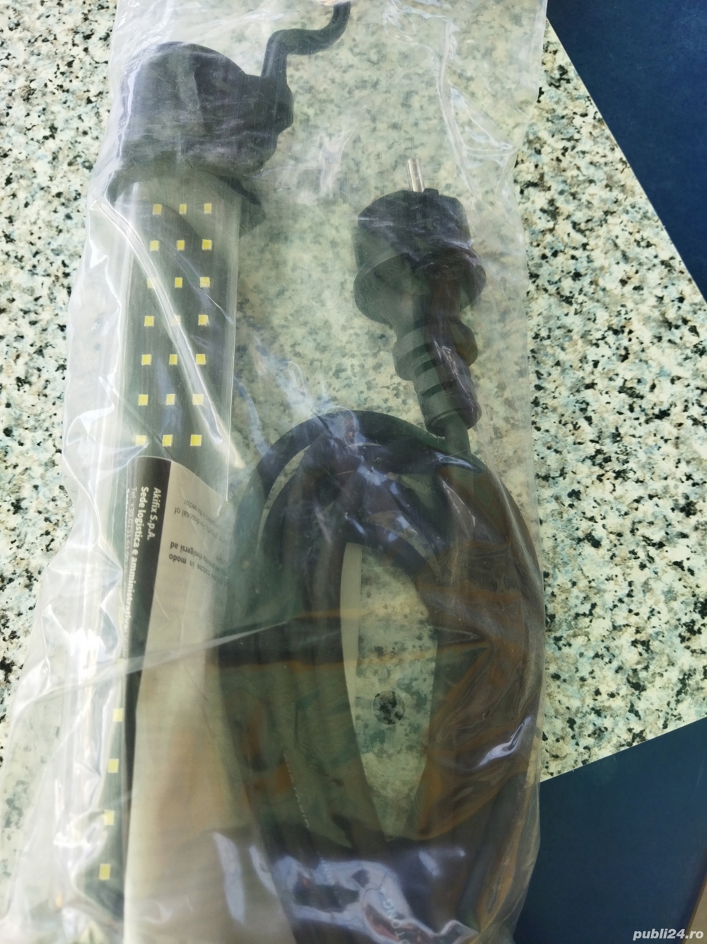 Lampa led ideala iluminat curte.