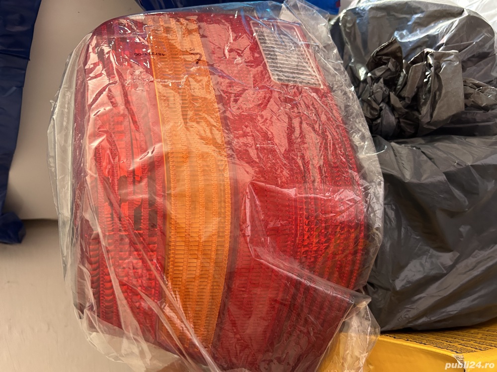 Vând stopuri noi Spate WV Golf 3–Hella