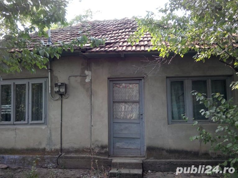 Vand casa batraneasca + teren, 25000 eur (negociabil)Buesti, Ialomita