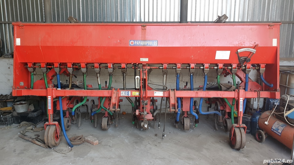 Cultivator Prasitor cu administrare ingrasaminte chimice si fertilizare