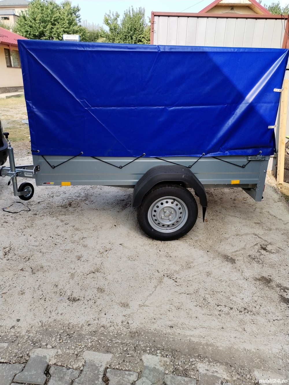 Închiriez remorci  750kg