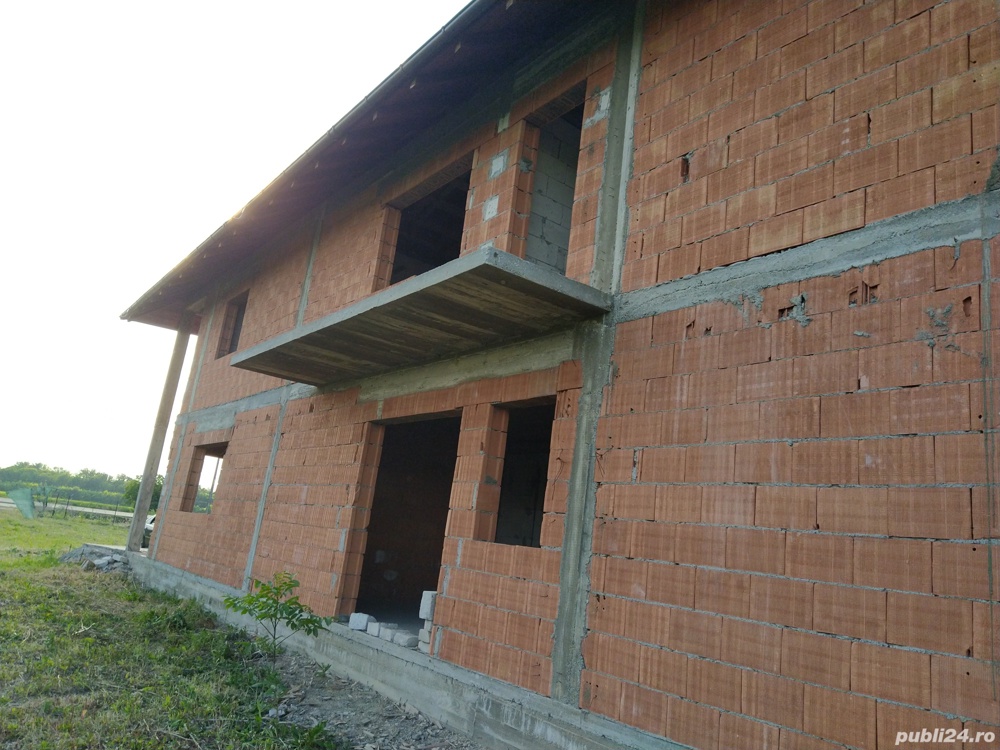 Vând imobil la E 85 in Secuienii Noi, judetul Neamț. Vând imobil la E 85 in Secuienii Noi, judetul Neamț.