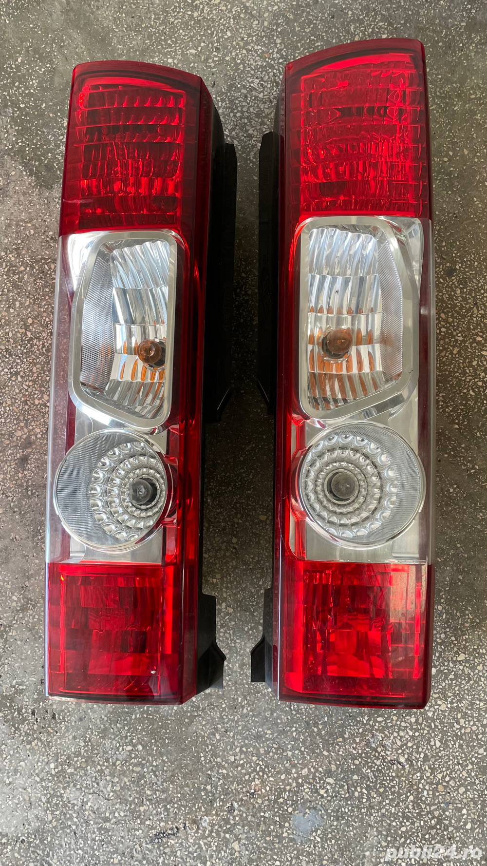 Lampa stop spate Peugeot/Citroen