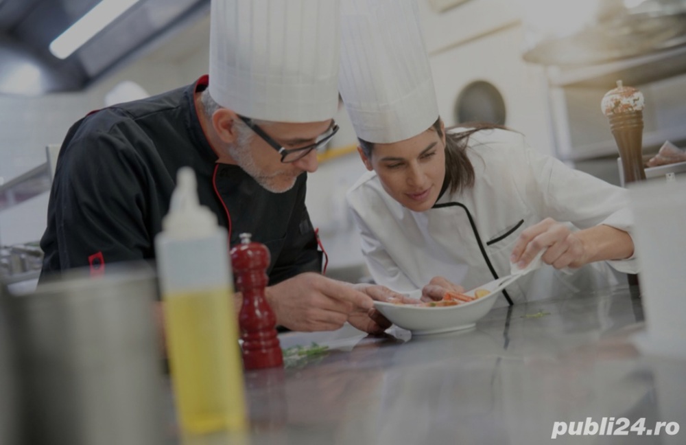 Angajam ajutor bucatar