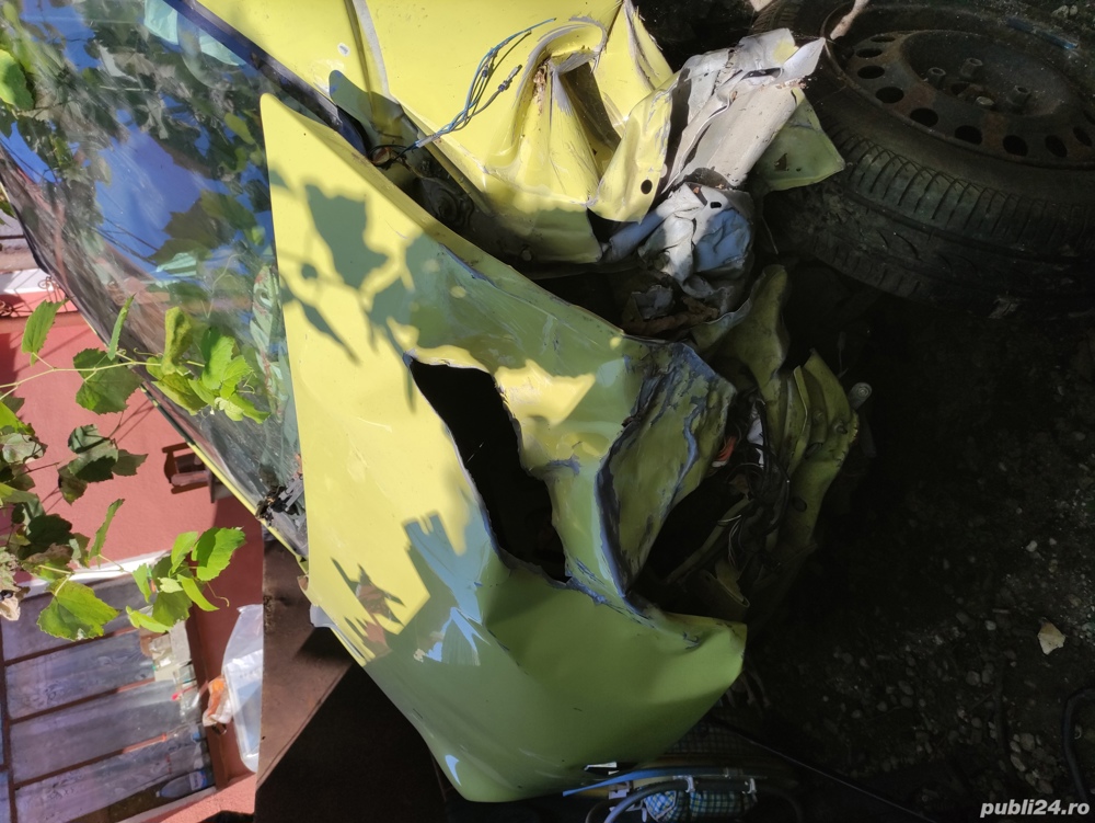 vand Renault Twingo avariat