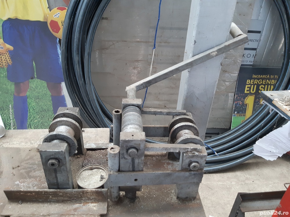 Dispozitiv de roluit teava patrata rectangulara.