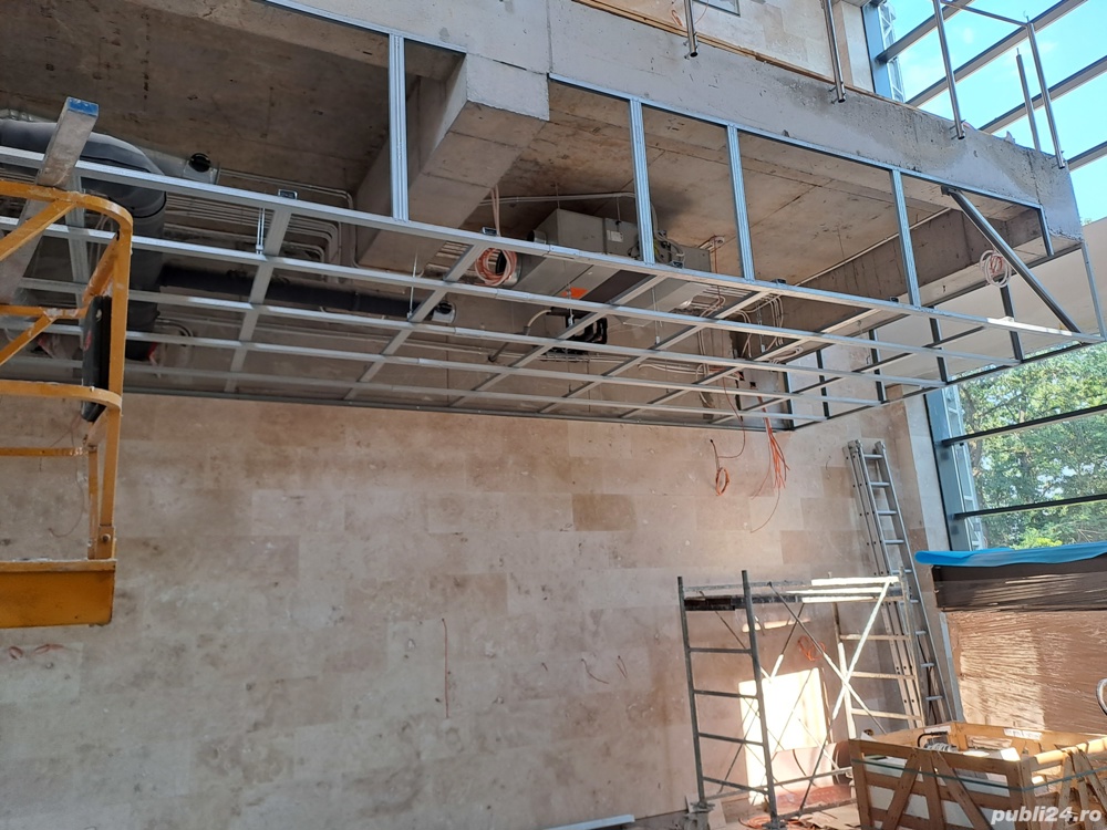 Angajam muncitori in constructii