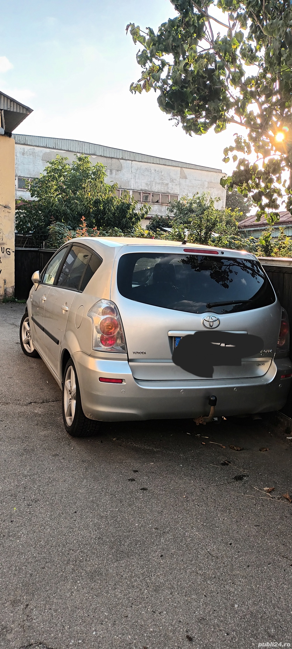 Dezmembrez toyota corola verso