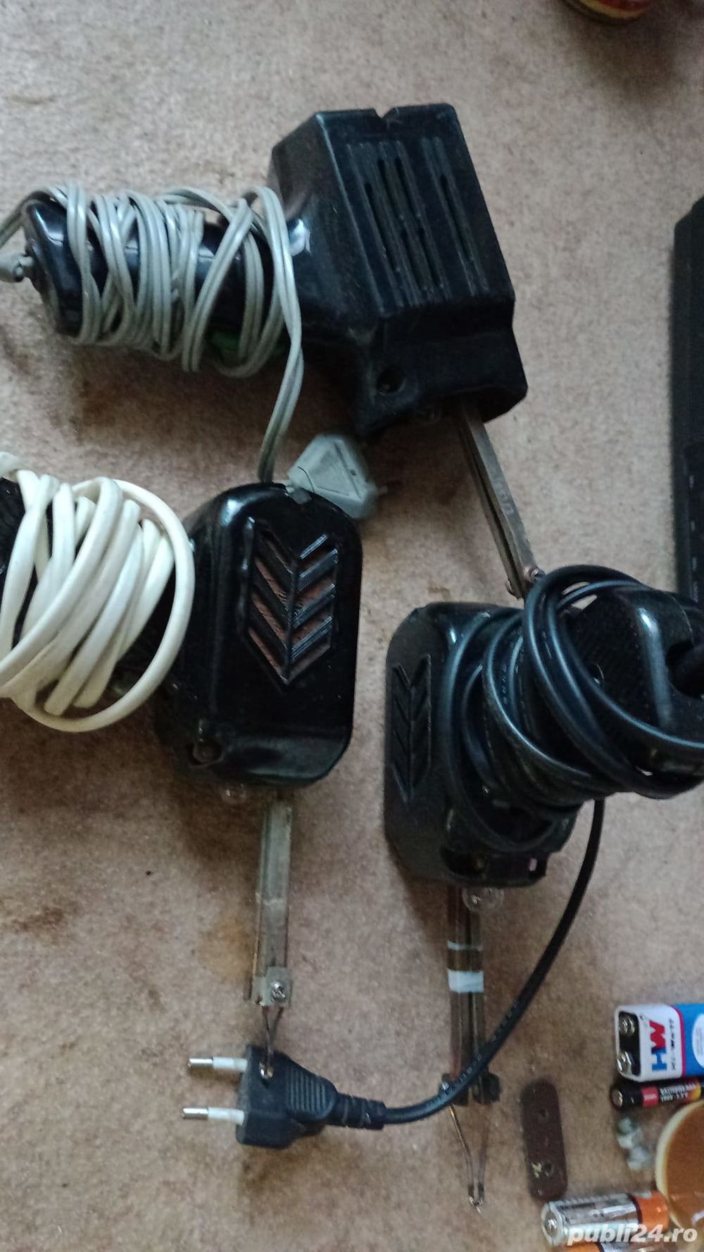 Letcon pistol de lipit comunist Radio Progres 