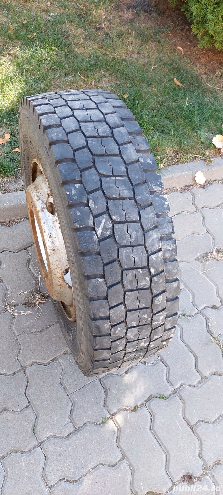 225/75/17.5 si 215/75/17.5 anvelope