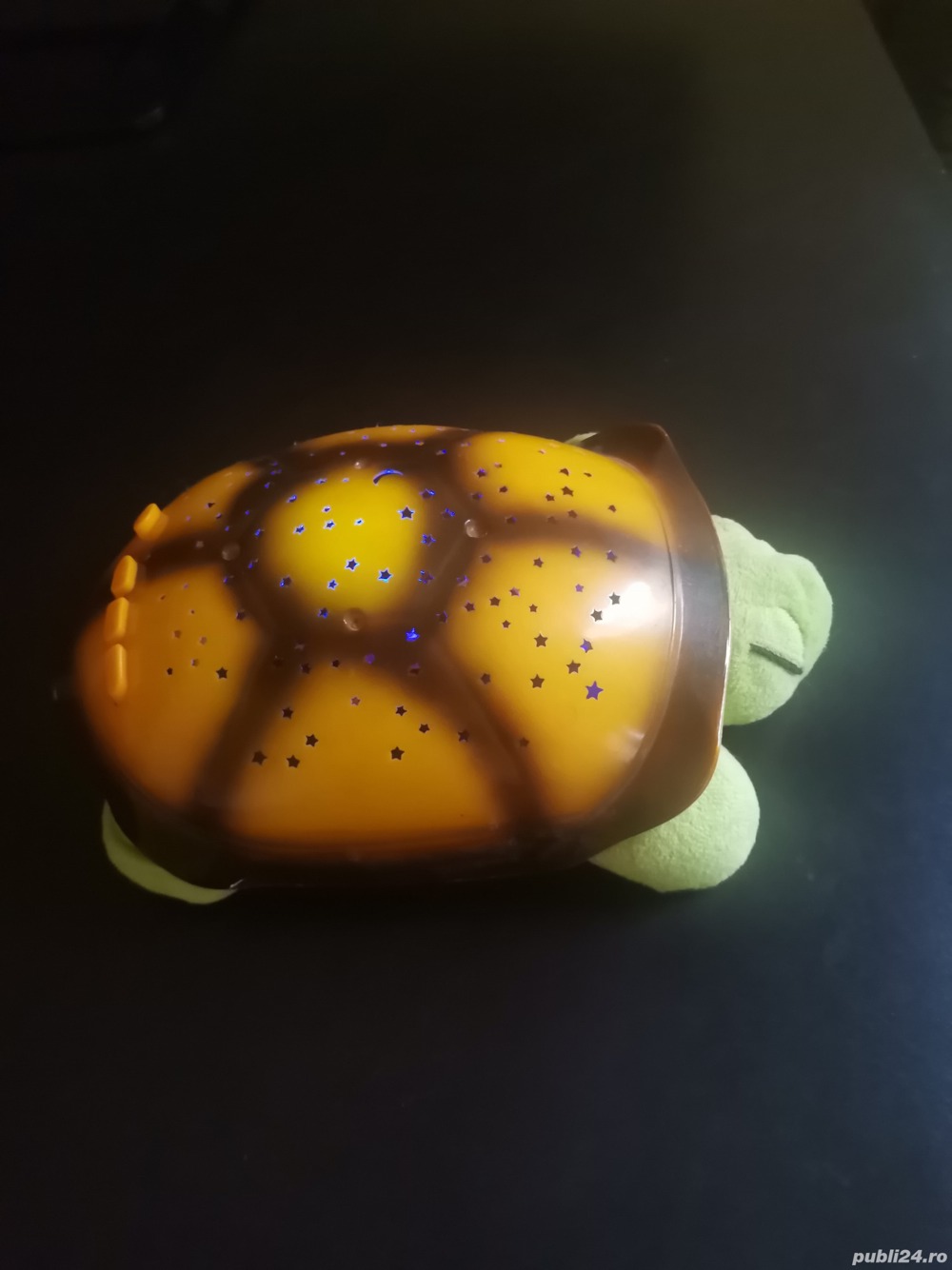 Broscuta luminoasa, lampa de veghe copii, transforma camera in cer instelat