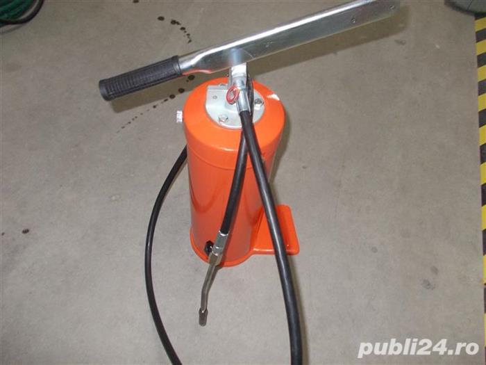 Pompa pentru gresat manuala 12Kg cu furtun 1,5m