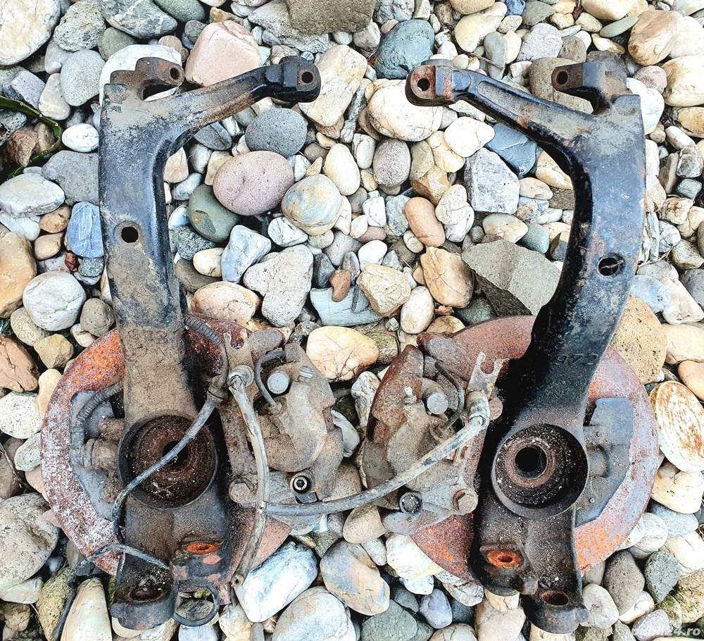 fuzeta Audi A4 B5 1.6 1.8 1.9tdi cu set disc si placute 15% uzura