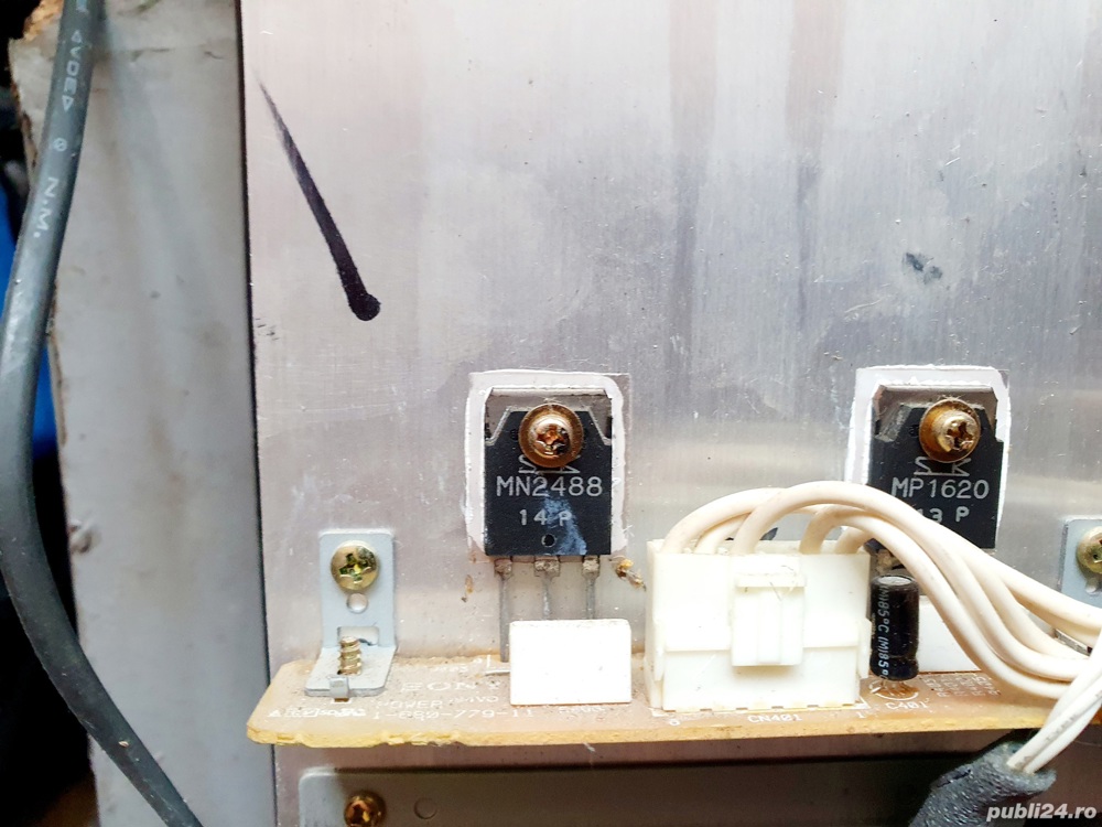 set tranzistori MN2488 MP1620 montati pe un amplificator Sony