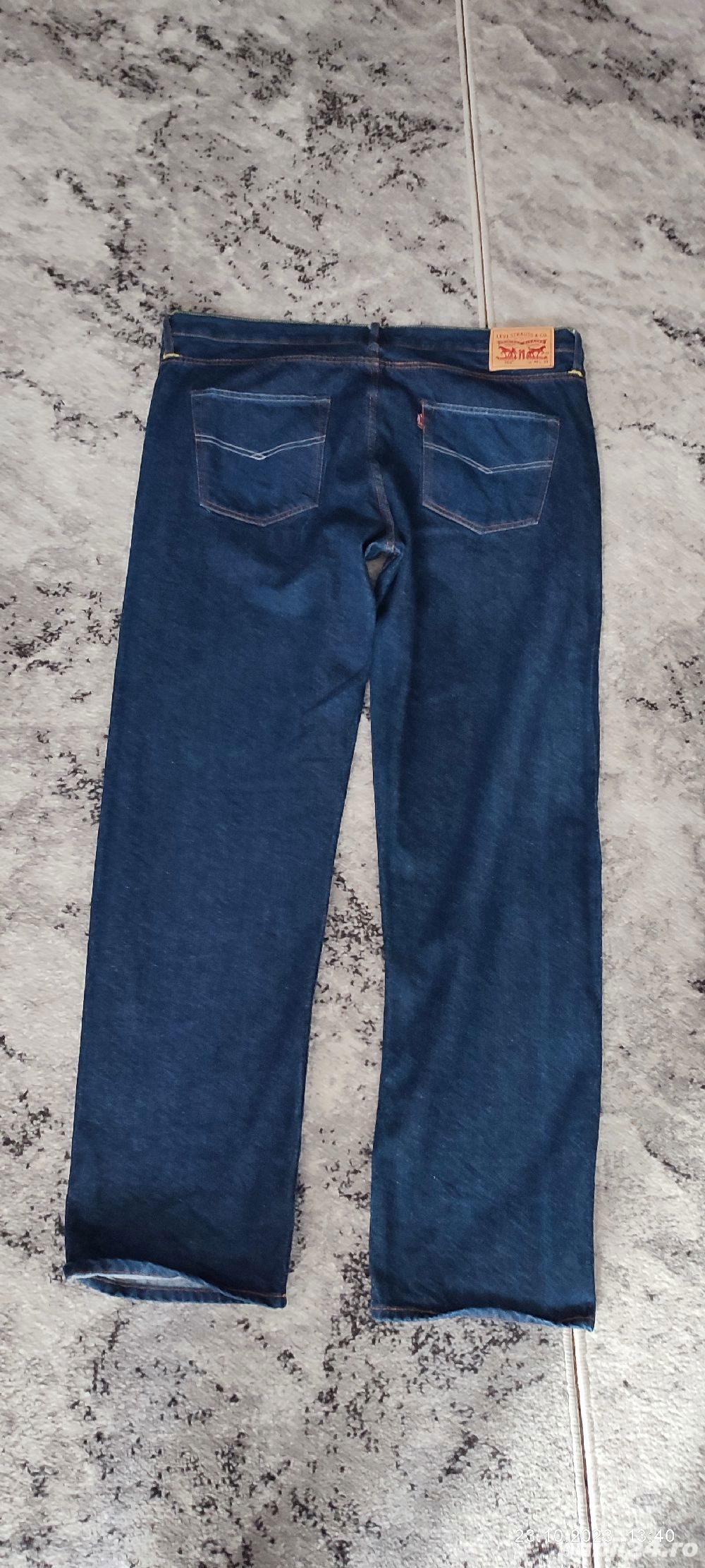 Blugi Levi pe Strauss