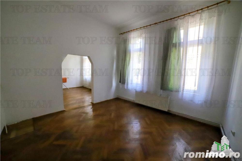 Apartament cu 4 camere  de vanzare, Ultracentral,  Kogalniceanu, curte si pod