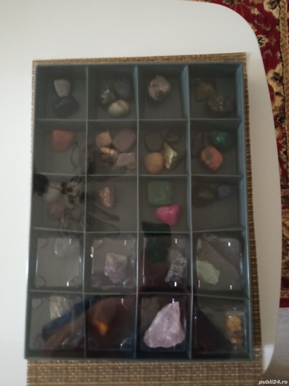 Vând colecție de pietre 