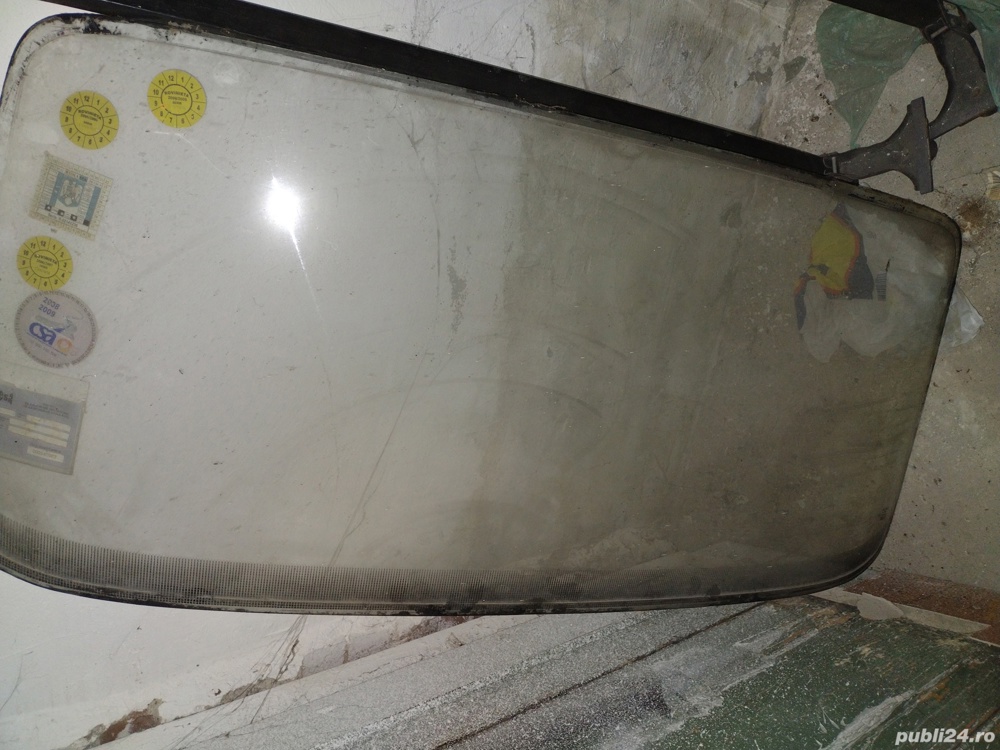Vand parbriz Dacia 1310