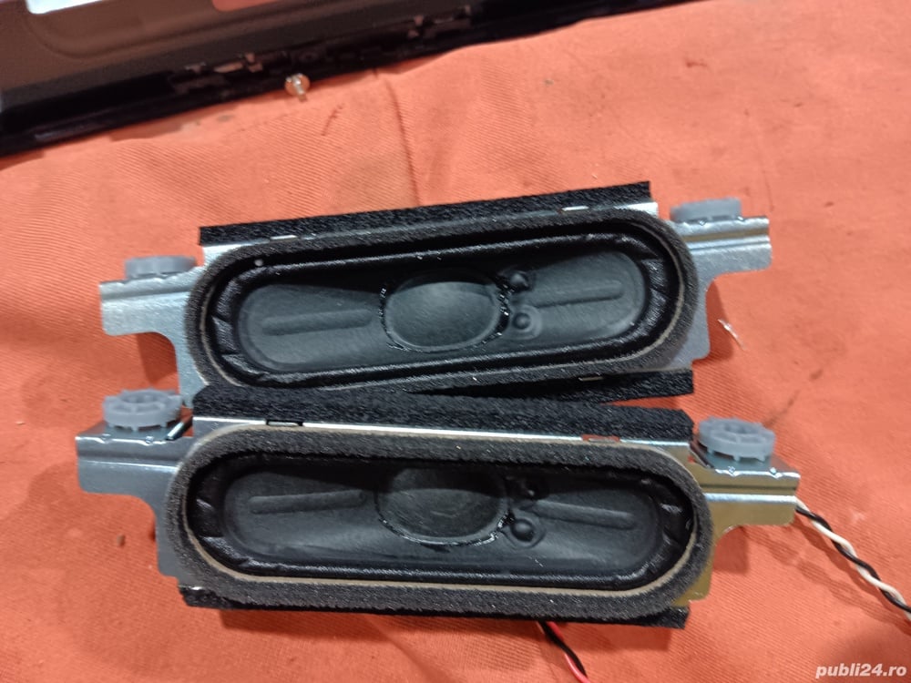 set 2 difuzoare 378g0110567cdx 11w 6ohm de pe tv Philips 40pft410112