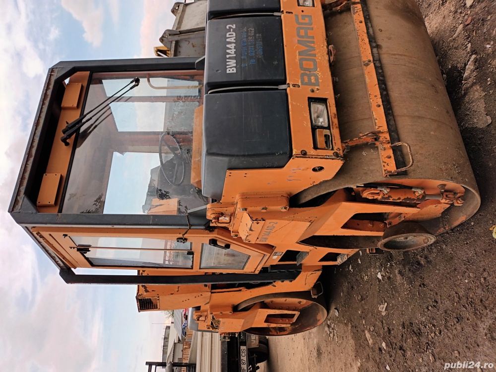 vând schimb compactor de 7.5 tone 