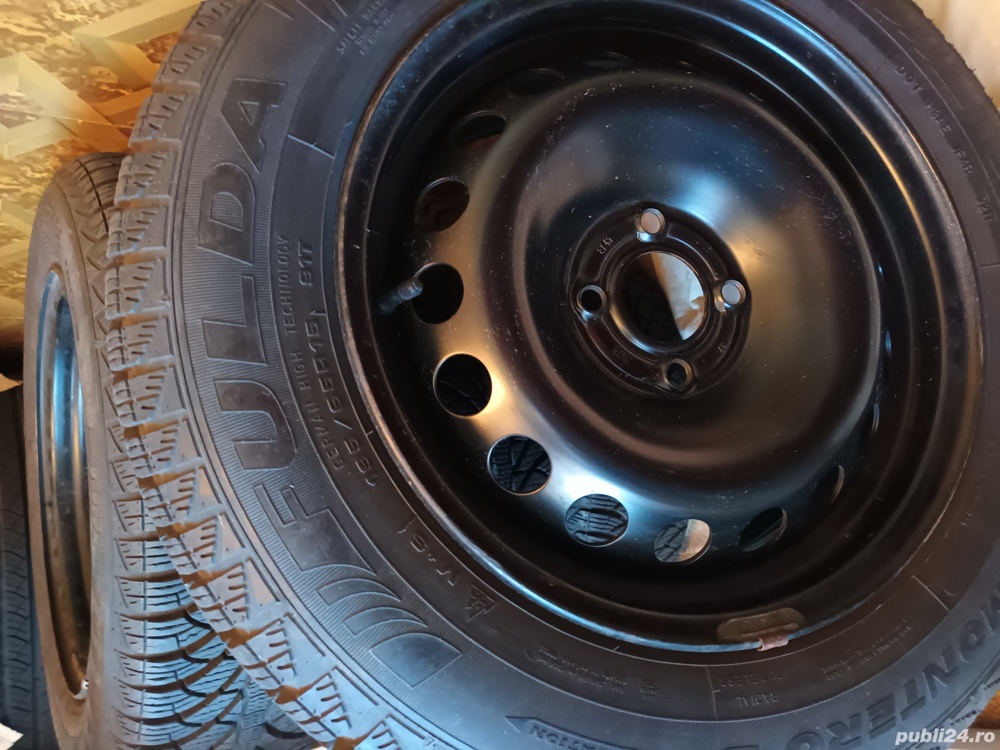 5 roti 15x6.5 et.45 și 4 cauciucuri iarnă + 1 cauciuc vară 