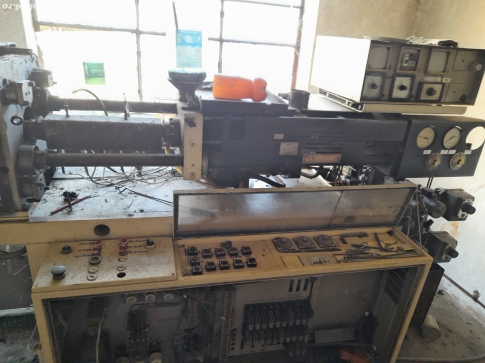 Mașină de injectat material plastic. 