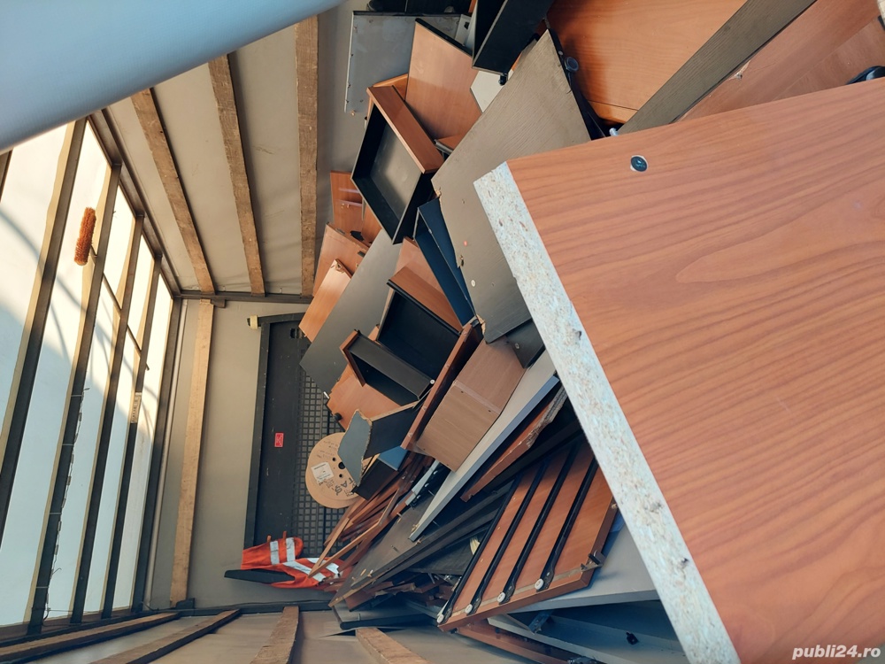 Debarasari mobila veche