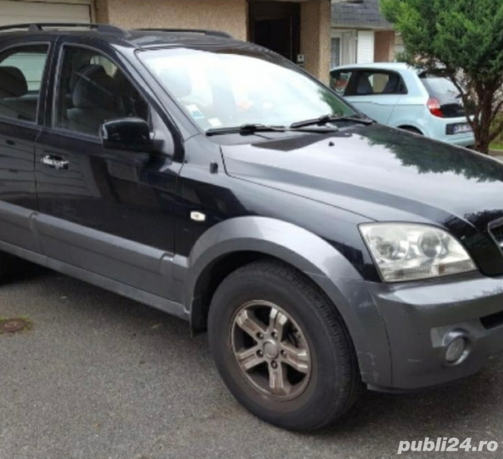 Dezmembrez Kia Sorento 2.5