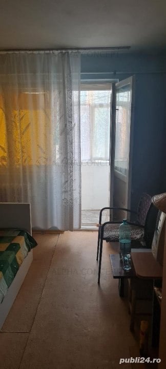 Vand apartament 3 camere decomandat, zona KM 4-5, la piata, Constanta