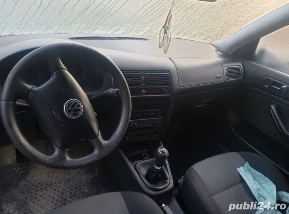 Dezmembrez VW Golf 4