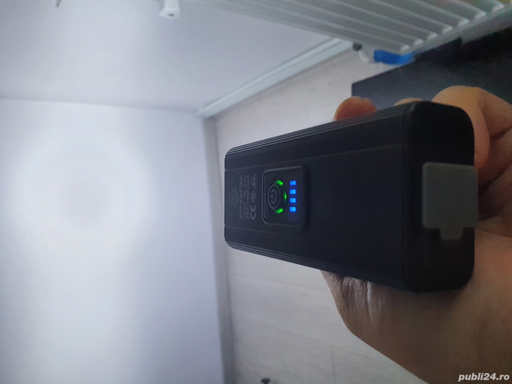 Lanterna NOUA Led Bicicleta Trotineta cu acumulator si usb Raza 130 metri