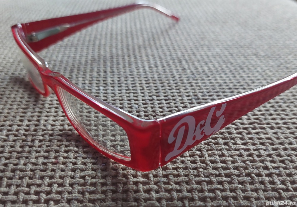 Vind rame ochelari Dolce&Gabbana.