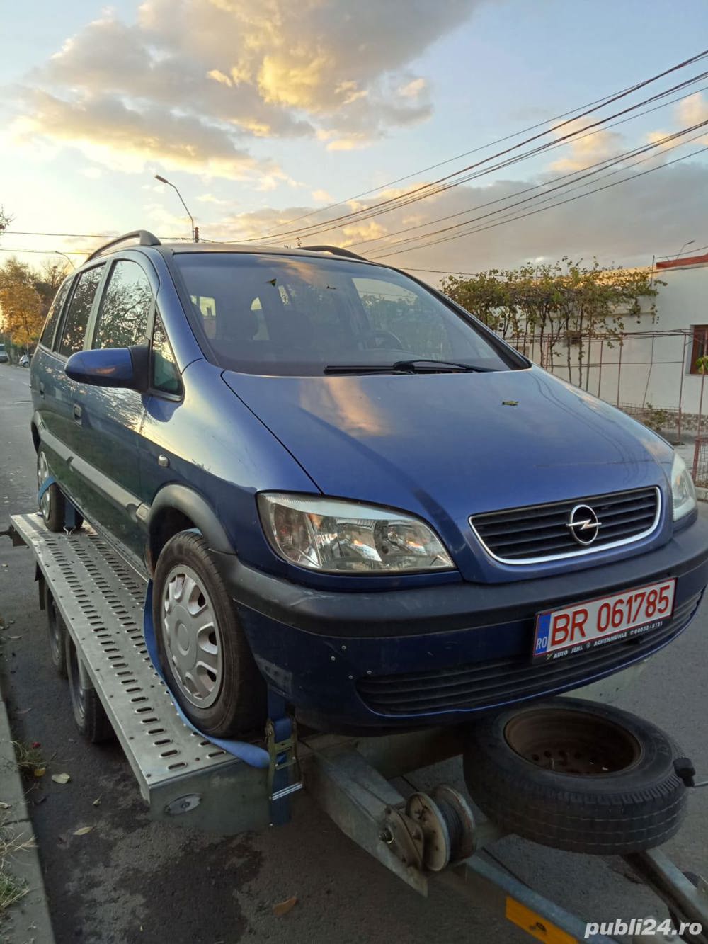 dezmembrez Opel Zafira 1.8 benzina 
