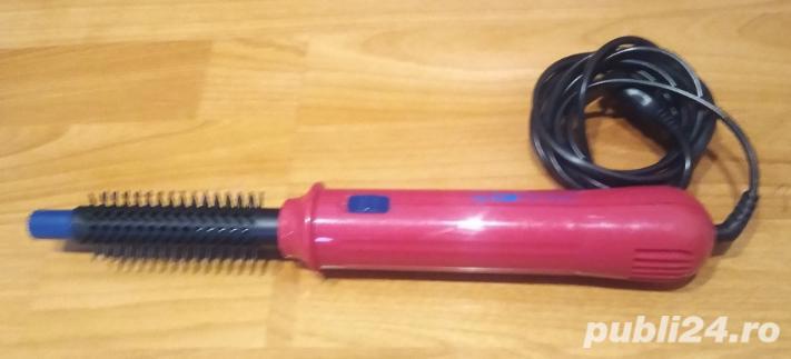 Uscator par - perie fixa tip ondulator - Clatronic 160 W - produs in Polonia