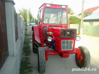 Parbriz Luneta Geam tractor Universal 445