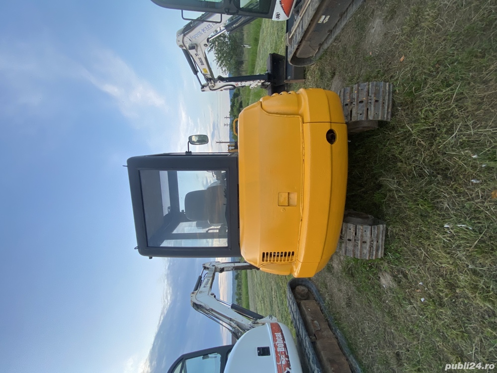 Vând excavator Kubota 3T.