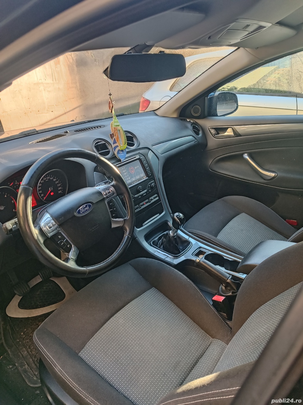 Vând Ford  Vând Ford