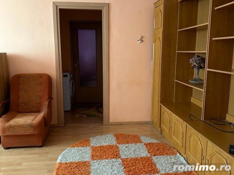 De inchiriat garsoniera in  zona  Aradului