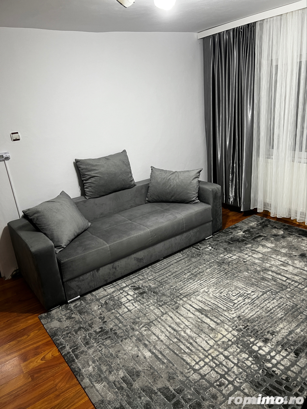 De inchiriat garsoniera in zona Medicinei cu centrala proprie