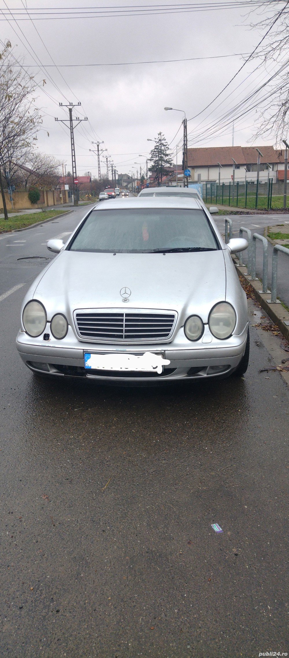 Dezmembrez mercedes clk w208 