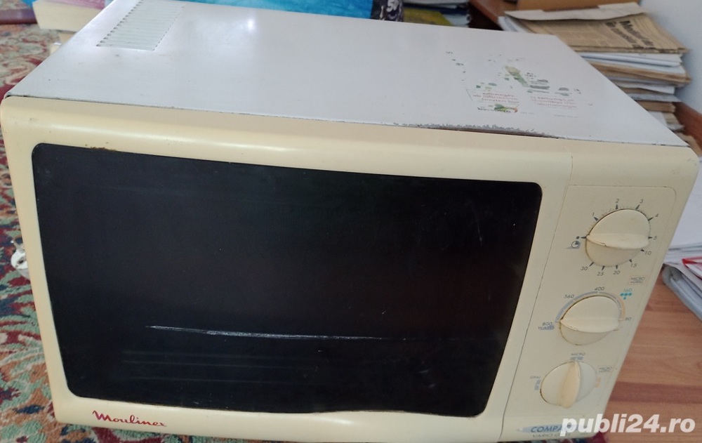 Vand cuptor cu microunde Moulinex (second hand). Pret 130 Lei