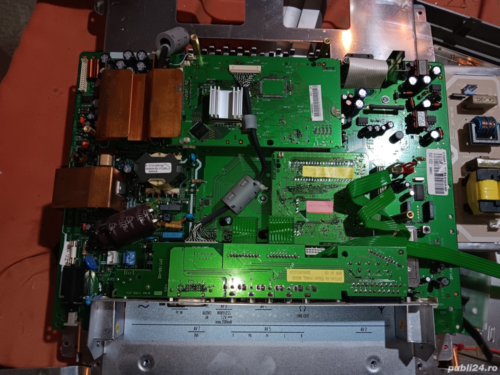 placa de baza zp7.190-01 de pe tv Grundig  Tharus26 lxw68-9520
