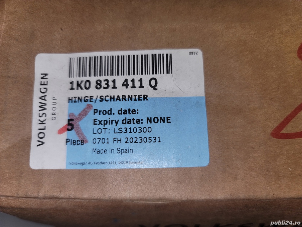 Balama inferioara usa stanga fata VW Golf 1K0831411Q