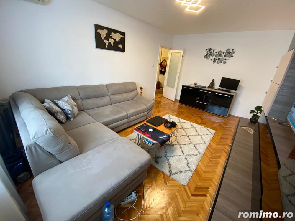 Mobilat si Utilat. Spatios. Decomandat. Centrala proprie.