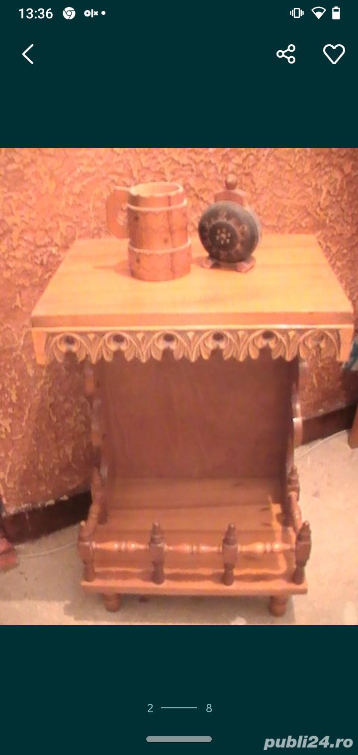 Servanta noptiera sculptata din lemn masiv 