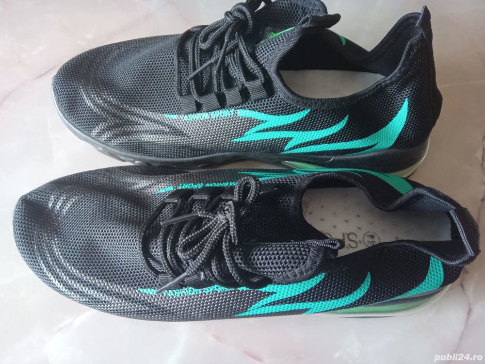 Adidasi baieti nr 45